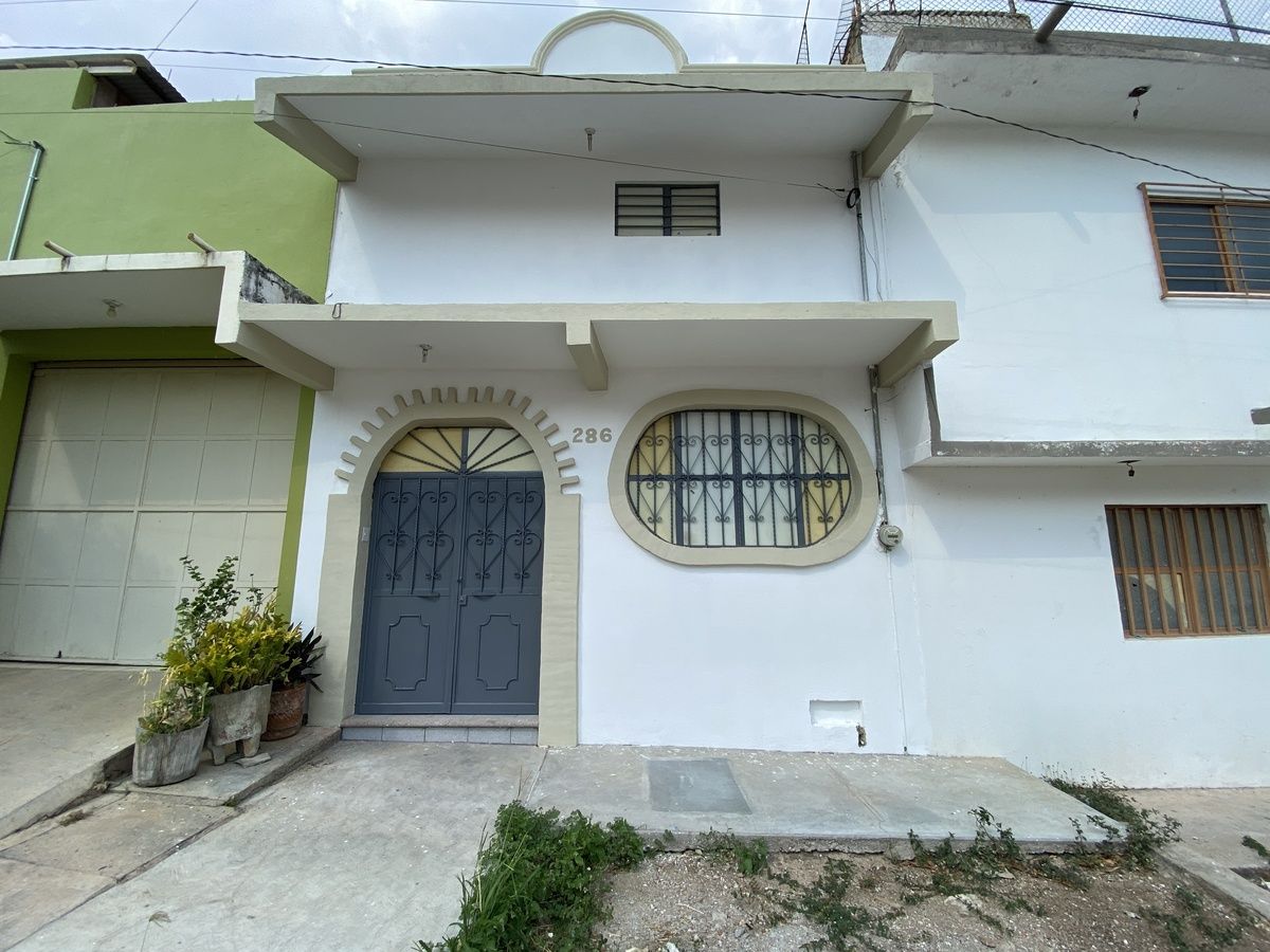 1 de 17: Fachada principal