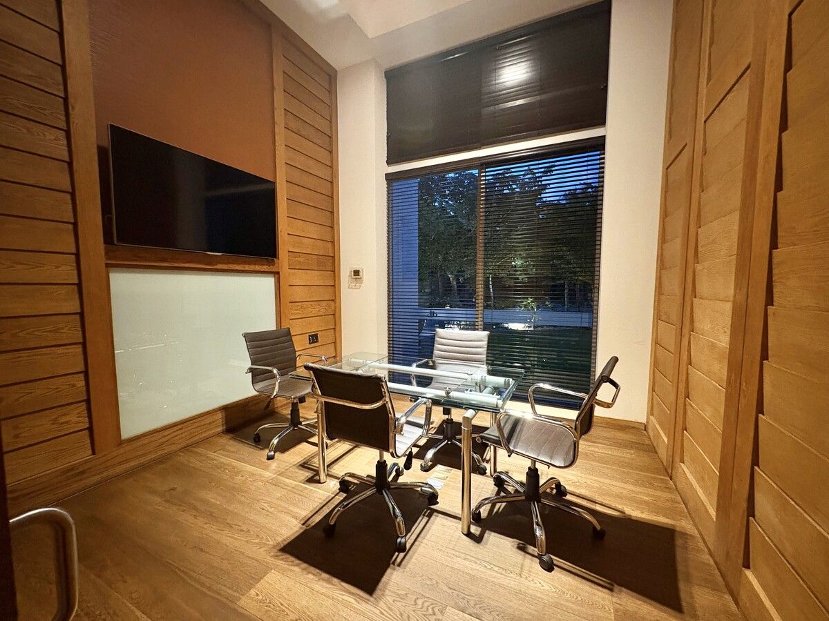 34 de 50: Business center (centro de negocios) con salas privadas