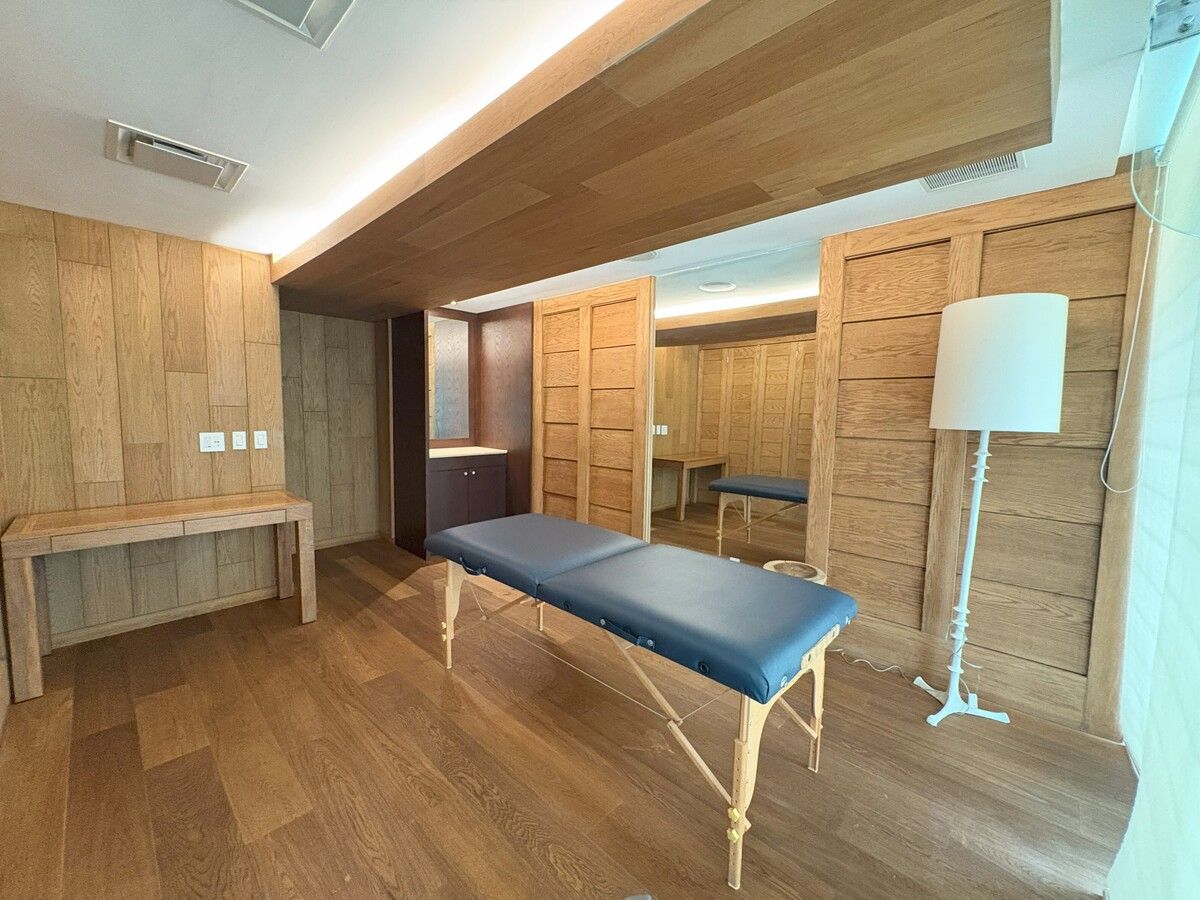 41 de 50: Spa con tres cabinas de tratamiento