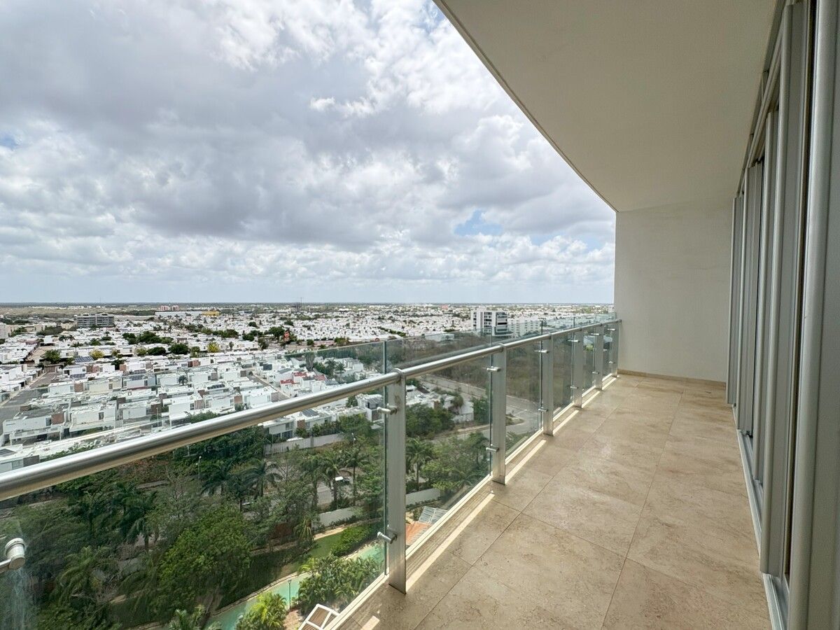 8 de 50: Amplia terraza con vista a las amenidades