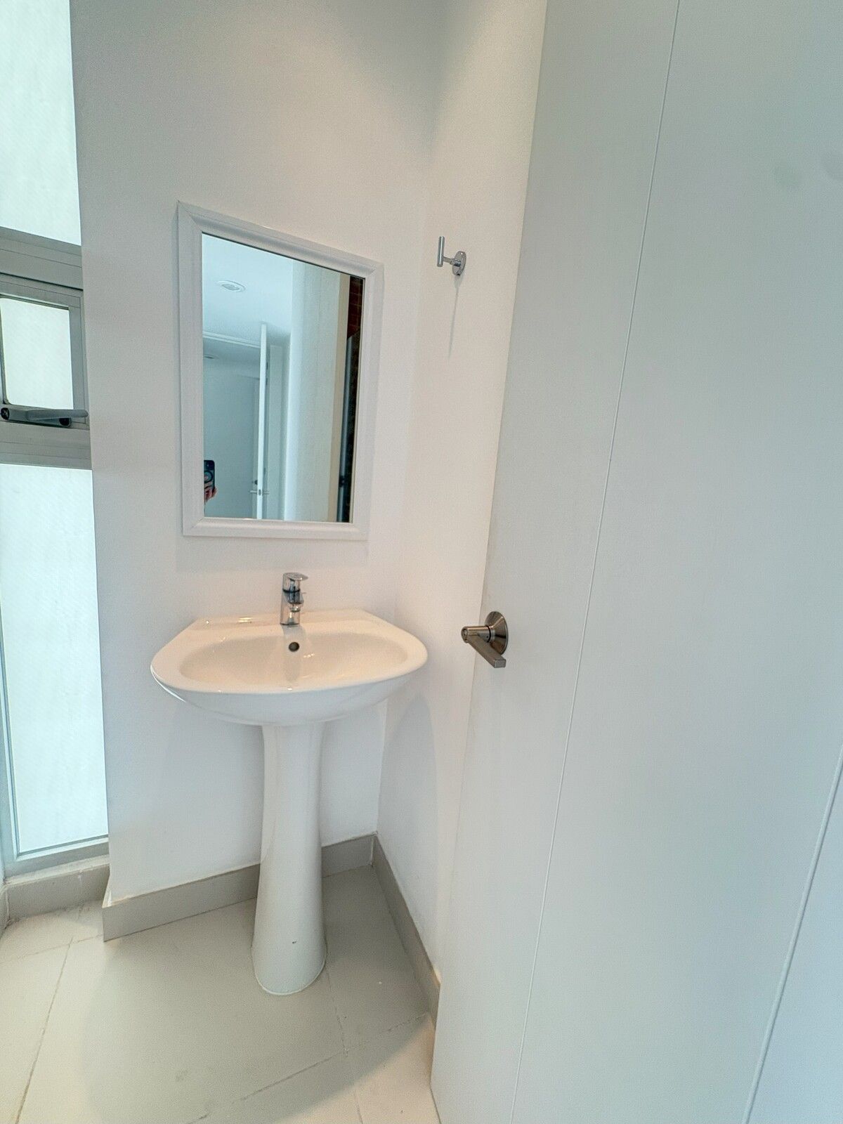 23 de 50: baño cuarto de servicio