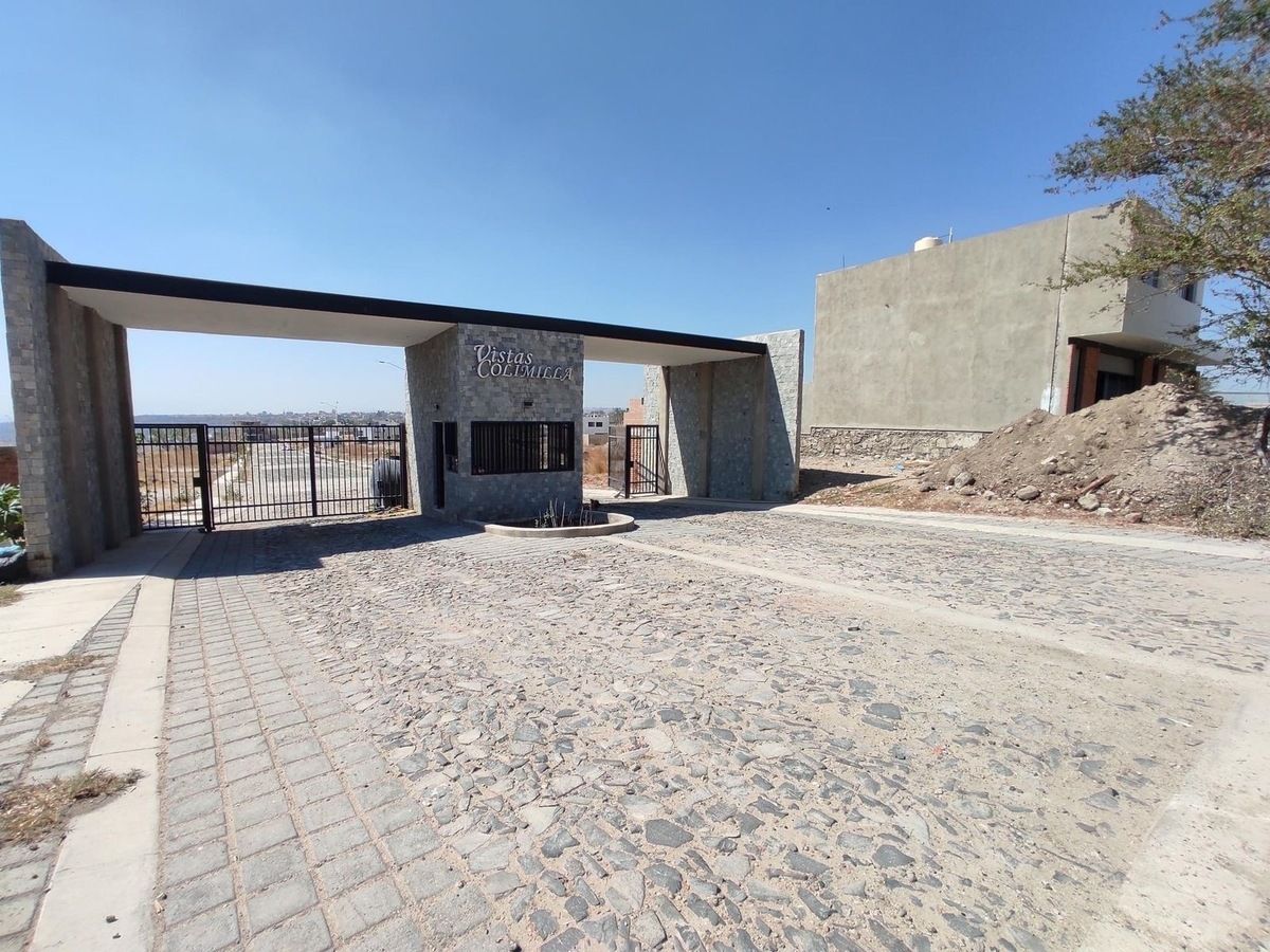 1 de 5: Entrada a fraccionamiento