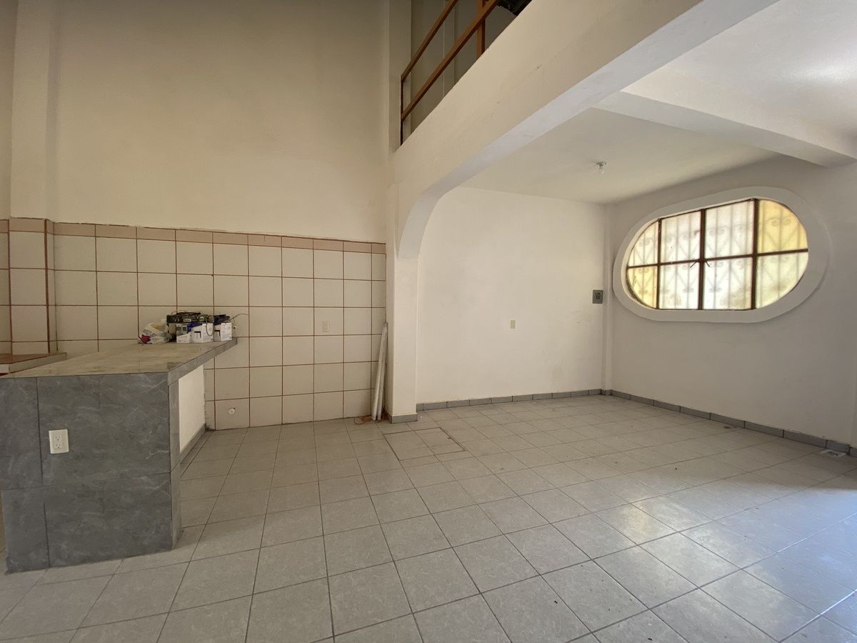 5 of 17: Sala/comedor