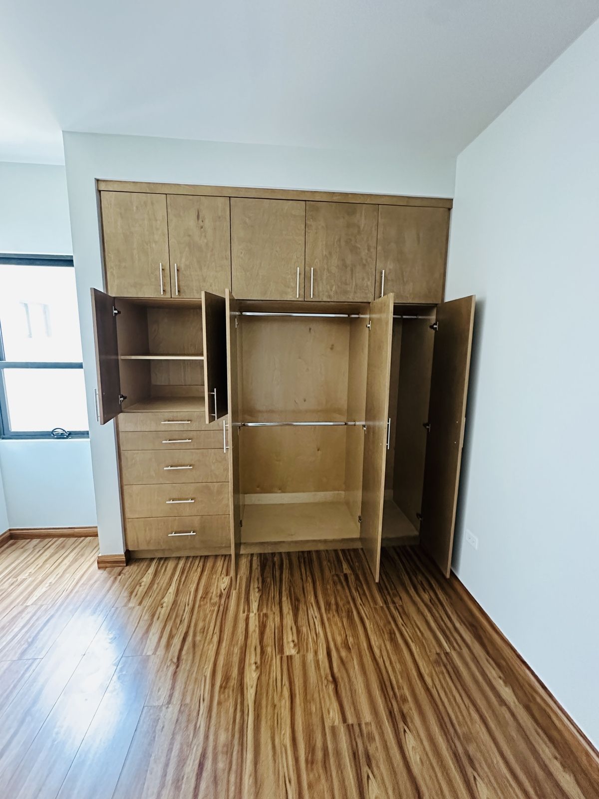 10 de 20: Clóset de madera Alder