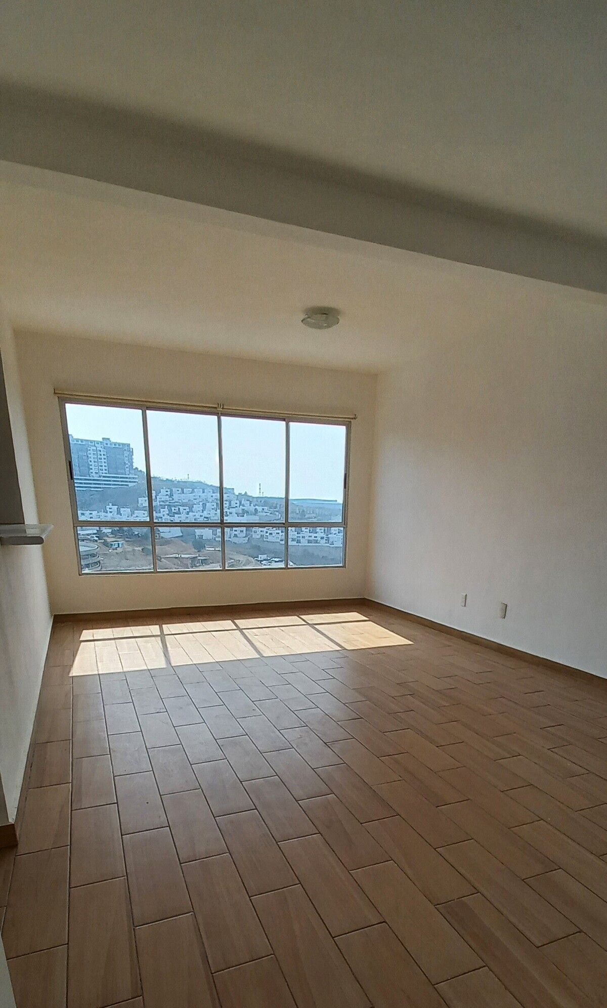 1 of 21: sala y comedor