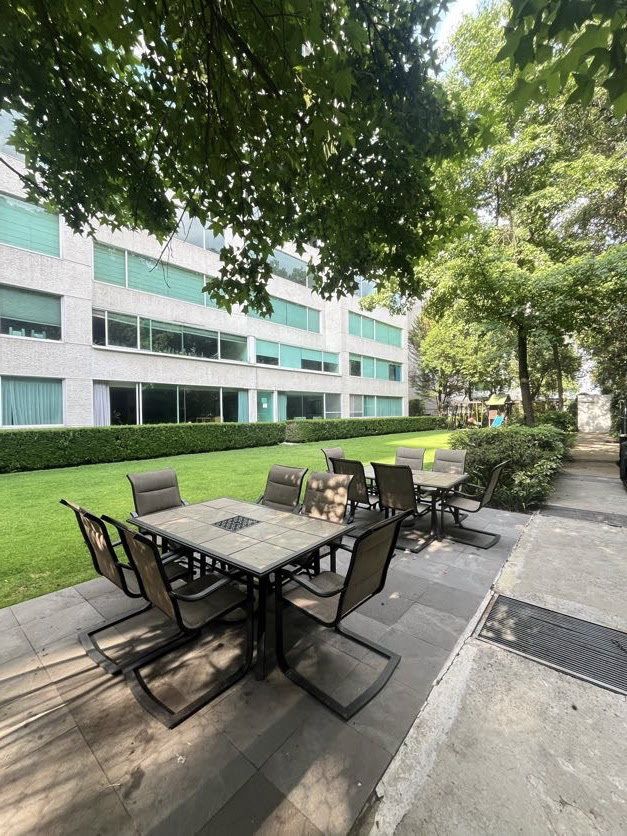 2 de 34: JARDÍN Y TERRAZA DEL CONDOMINIO