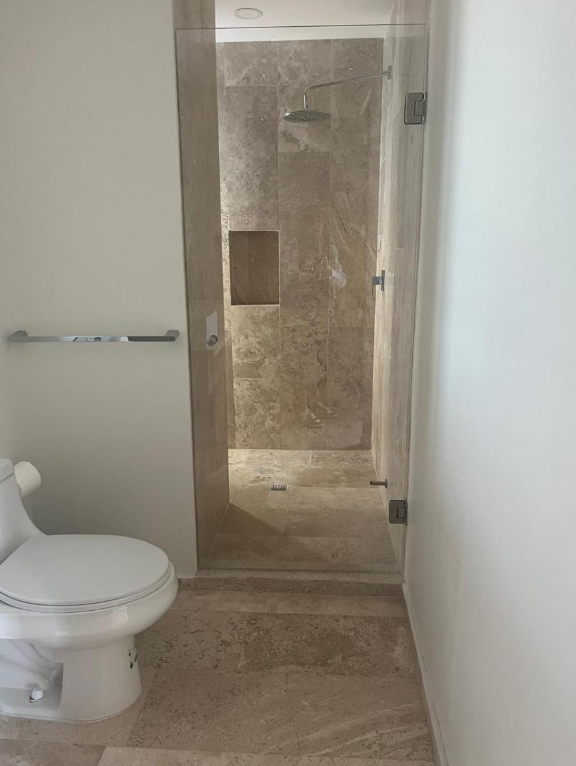 10 de 10: Baño con acabados de lujo