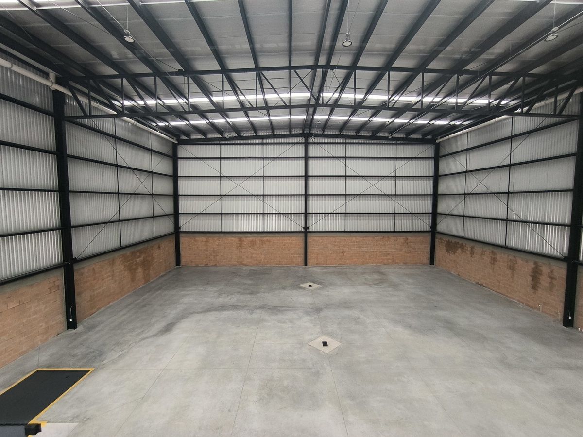2 de 8: INTERIOR