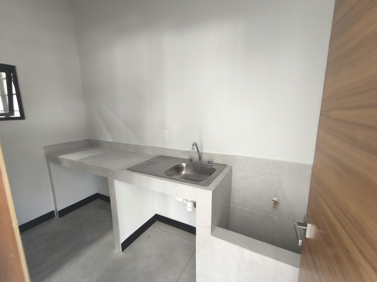 8 de 8: AREA DE COMEDOR