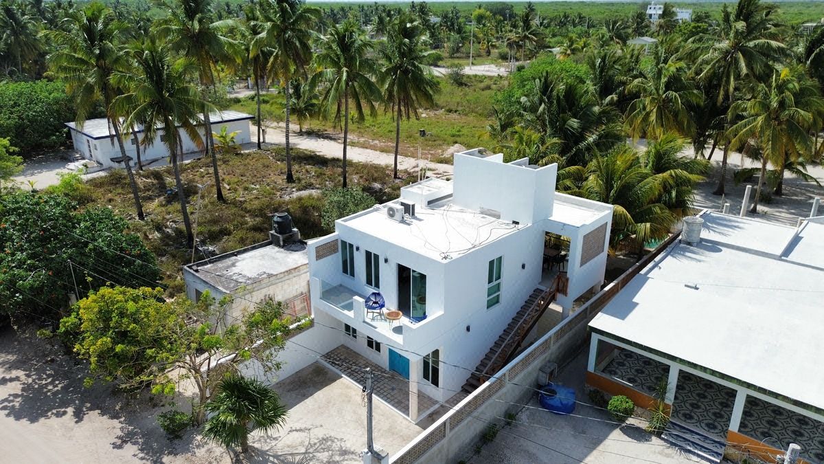 Casa en Venta en Telchac, Amueblada a Unas Cuadras del Mar