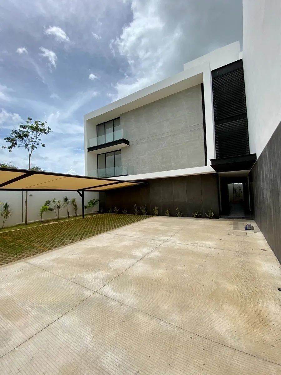 2 de 10: Fachada Principal