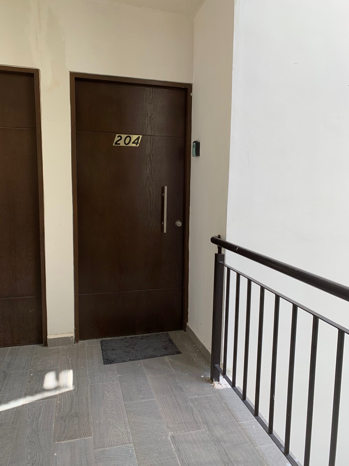 4 de 25: puerta acceso/fachada departamento