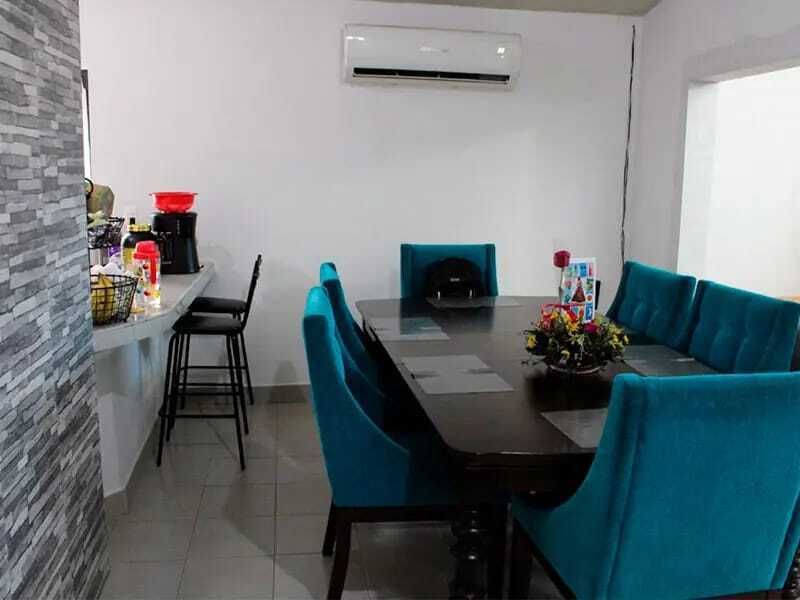 3 of 13: Comedor con A/C