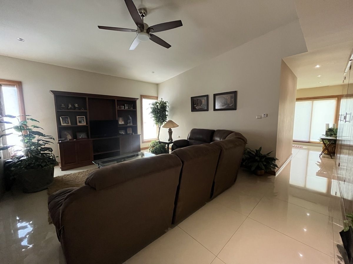 10 of 22: ESTANCIA AMPLIA CON CLÓSET