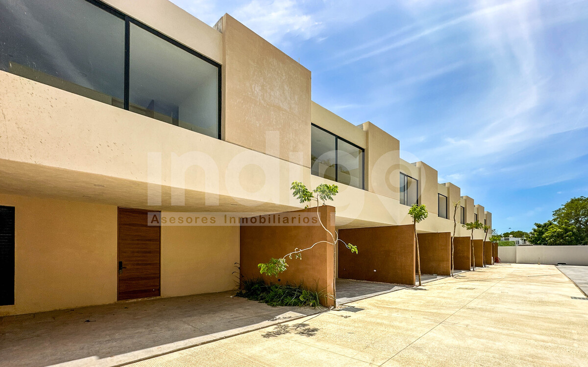 2 de 42: Fachada Frontal