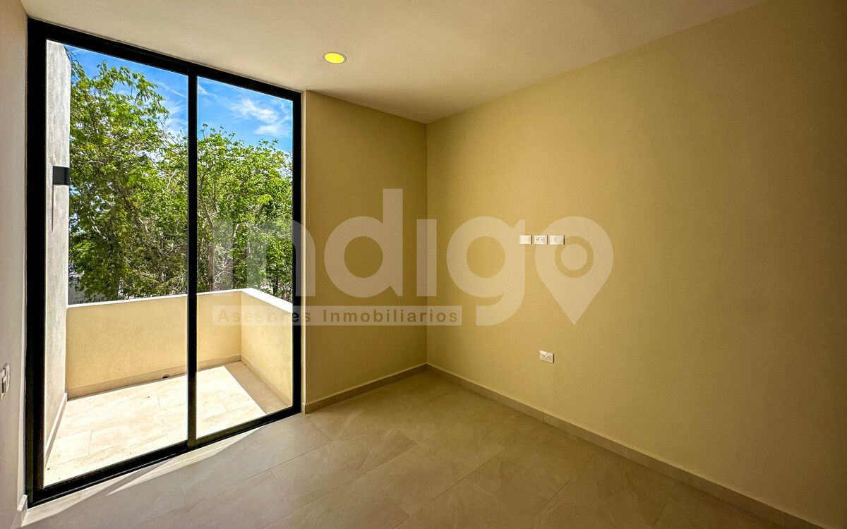 20 de 42: Recámara Secundaria 1 con Balcón