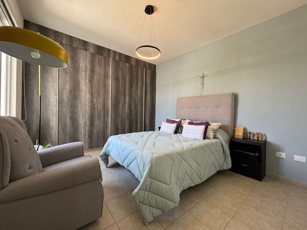 2 of 13: Cuarto Principal CAMA KS