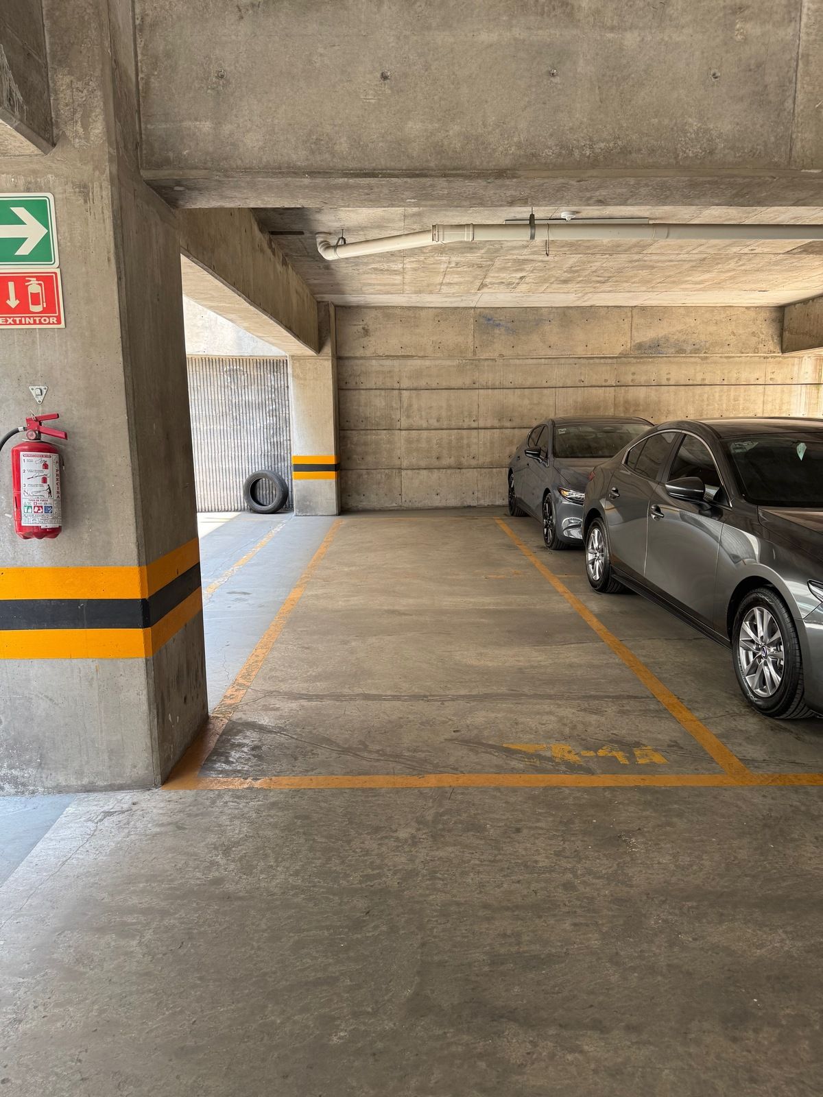 27 de 30: Estacionamiento