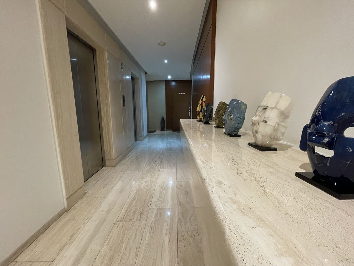 1 de 24: Lobby