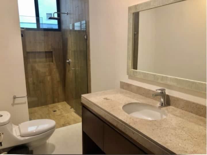 11 de 16: Baño habitación principal