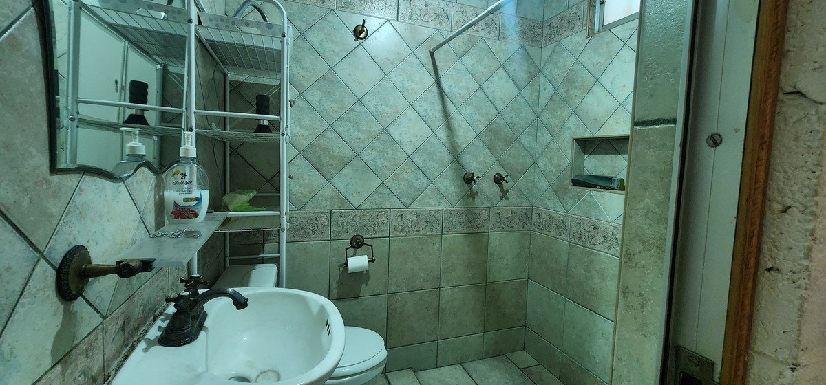 7 of 27: Baño de planta Baja