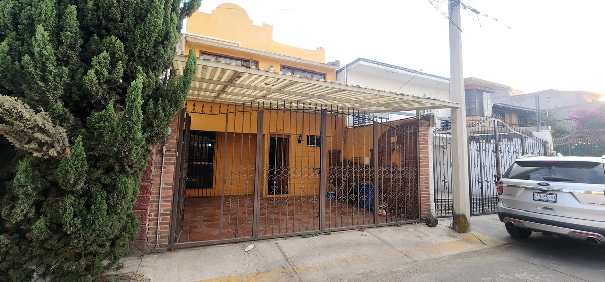 3 of 27: Fachada