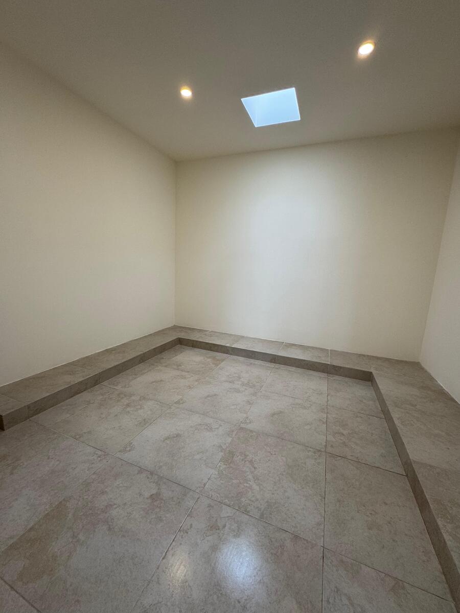 15 de 21: Espacio para Closet Vestidor, Recámara Principal