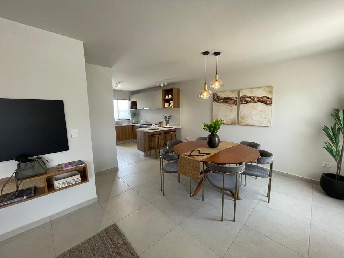 3 of 14: Comedor y cocina