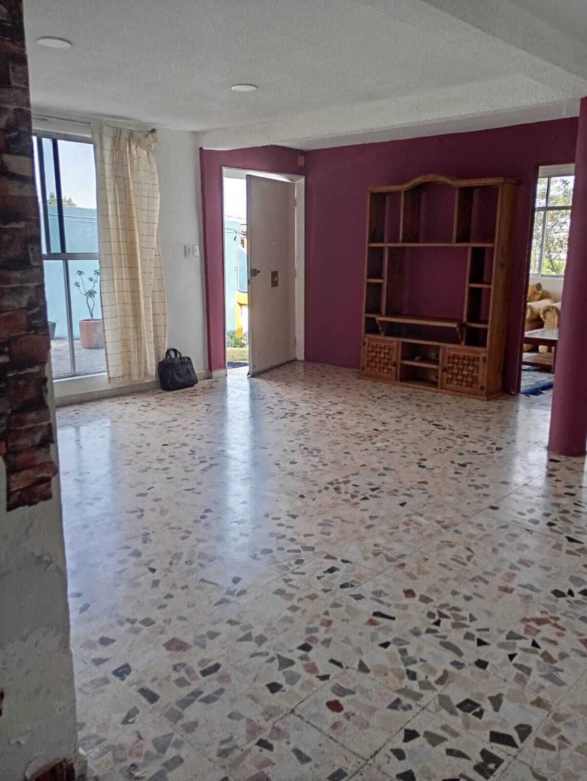 2 de 16: Amplia Sala