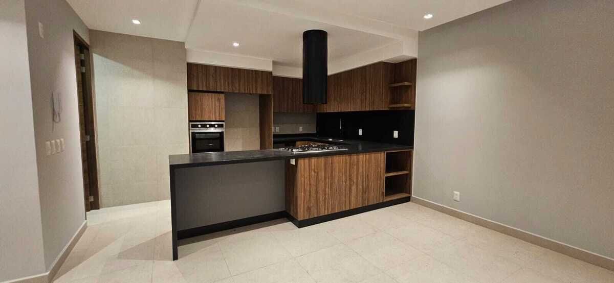 1 of 16: Cocina abierta