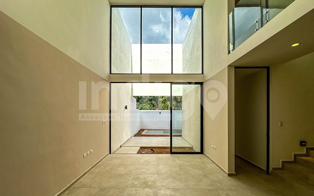 6 de 39: Sala con Vista y Salida a la Terraza