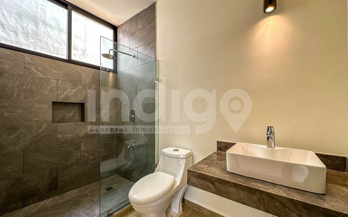 18 de 39: Baño Recámara Secundaria en Planta Baja