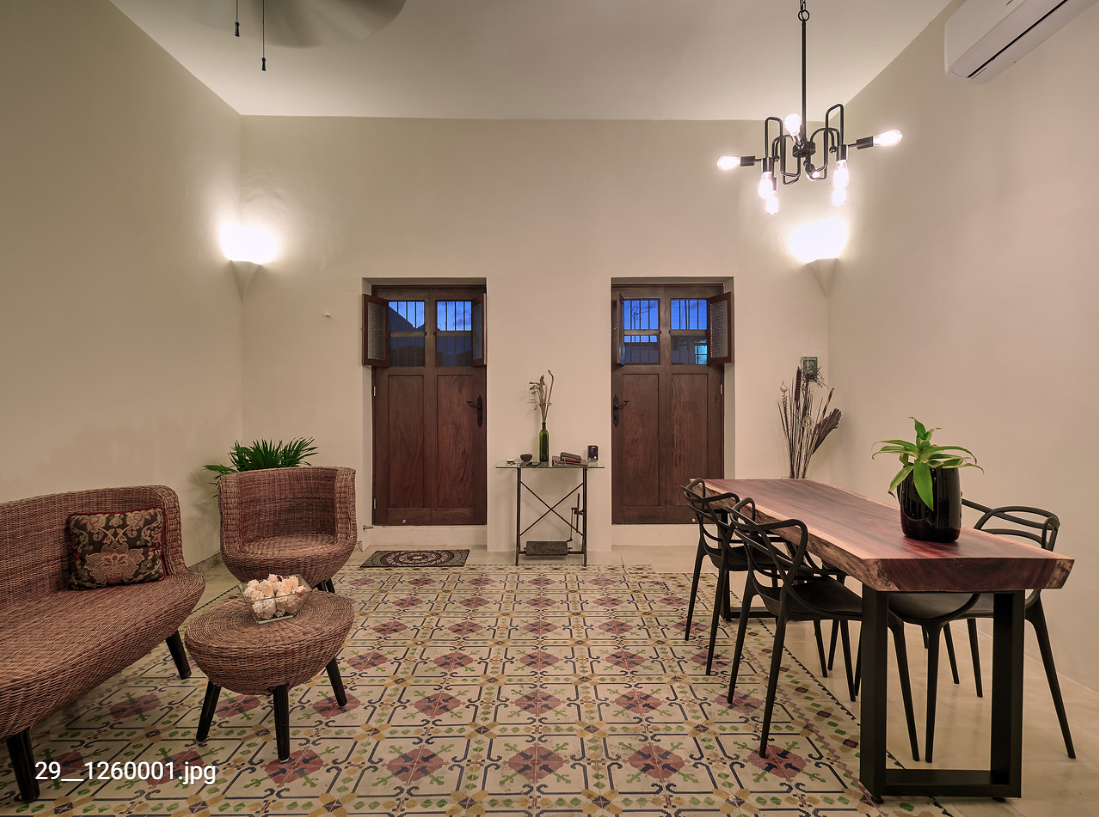 3 of 11: Estancia para sala y comedor con mesa de Parota
