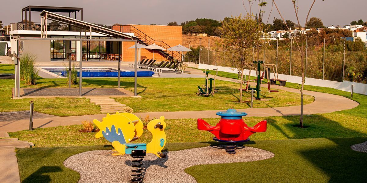 2 de 13: AREA DE JUEGOS