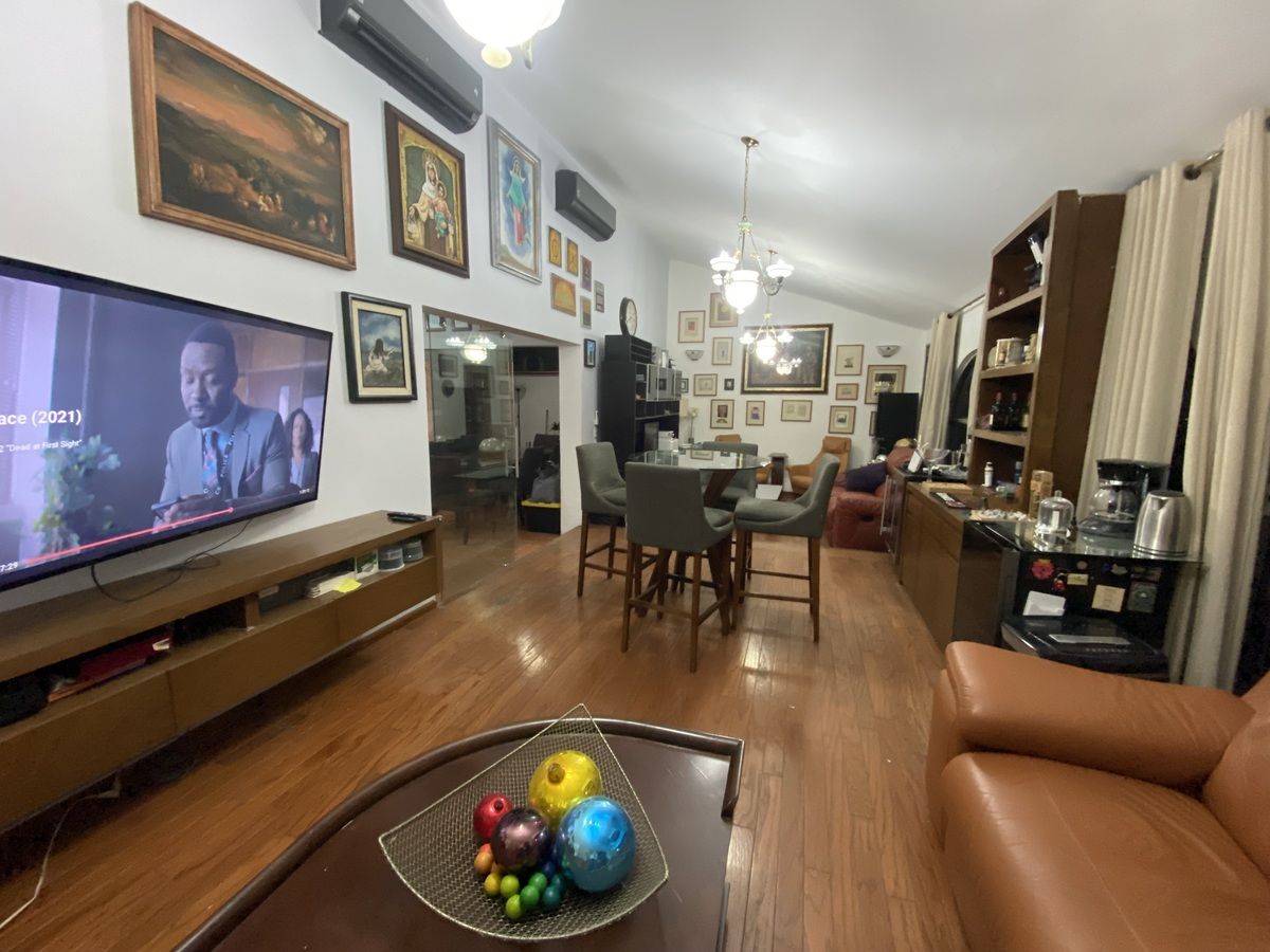 7 de 17: Sala doble TV