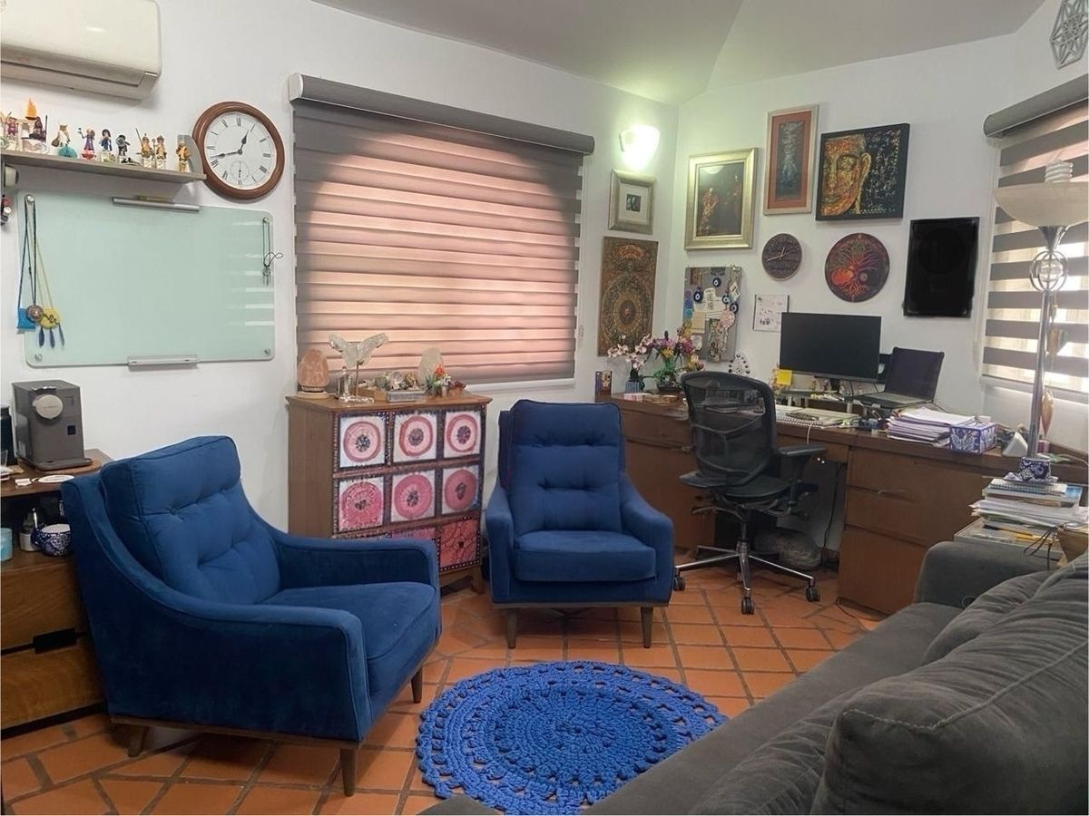 13 de 17: Estudio con baño completo en planta de acceso