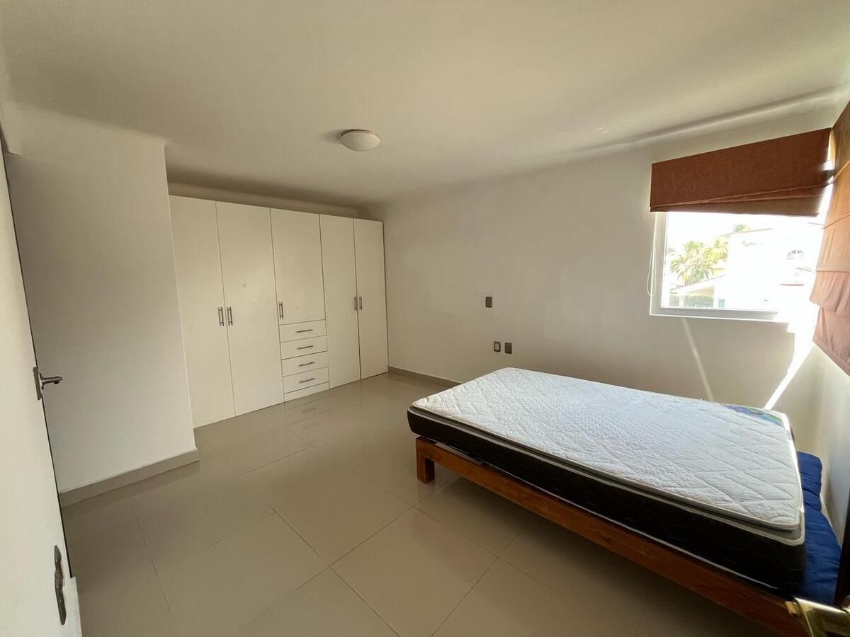 25 de 27: JR SUITE 2