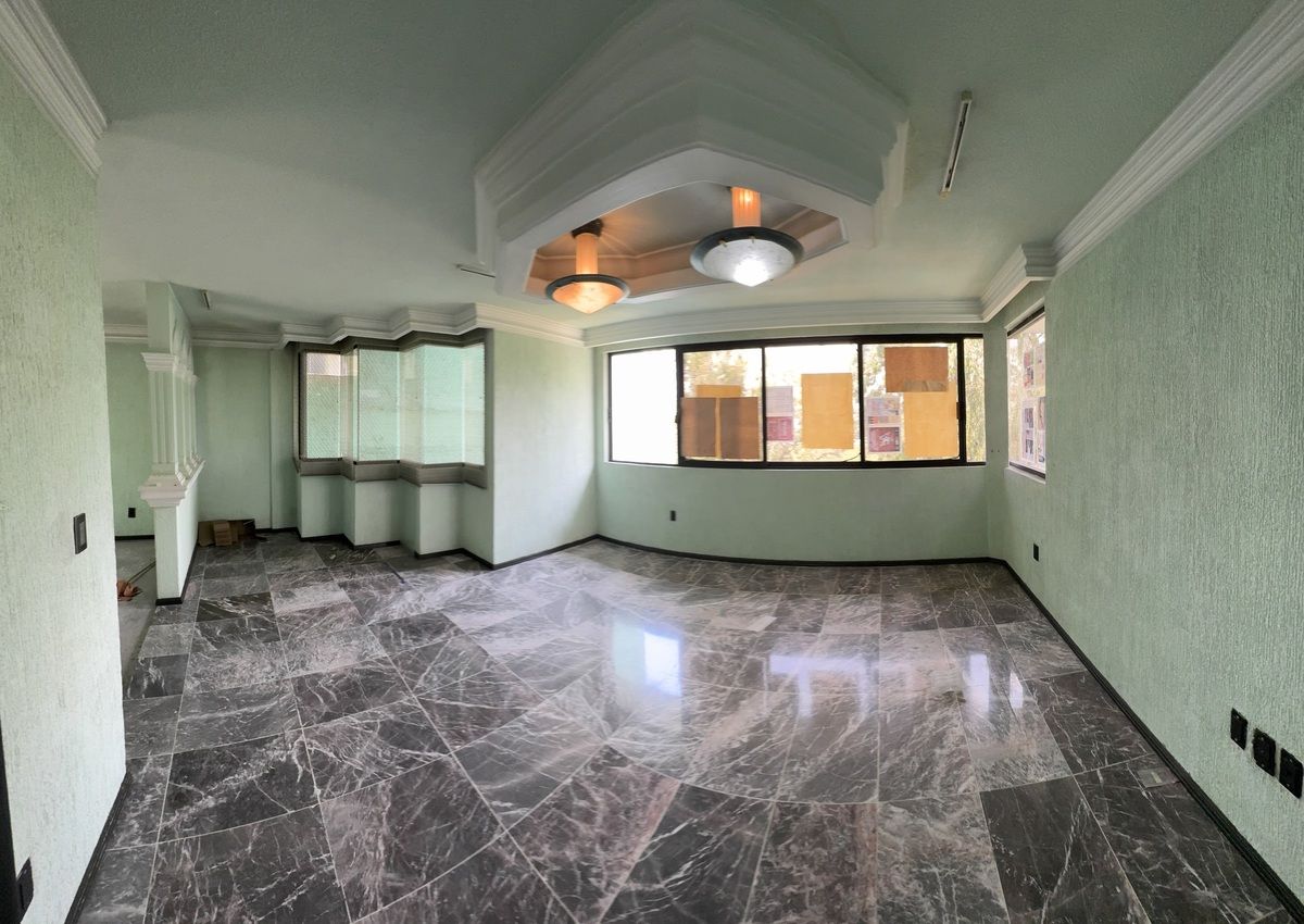 13 de 47: Panorámico Comedor espacioso con área de bar y plafón