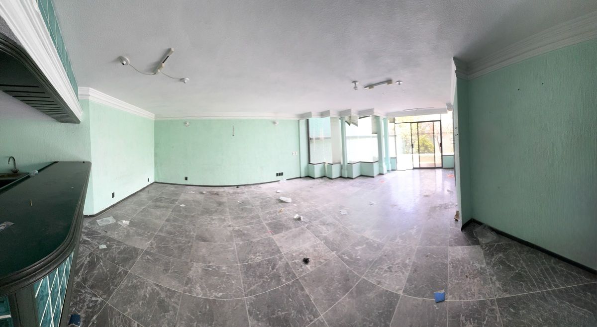 40 de 47: Flexible gran salón de uso múltiple, piso mármol y 1/2 Baño