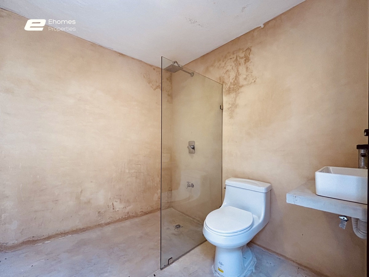 31 de 35: BAÑO ALBERCA