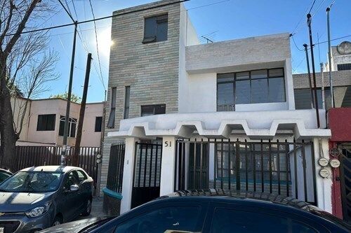 2 of 17: fachada