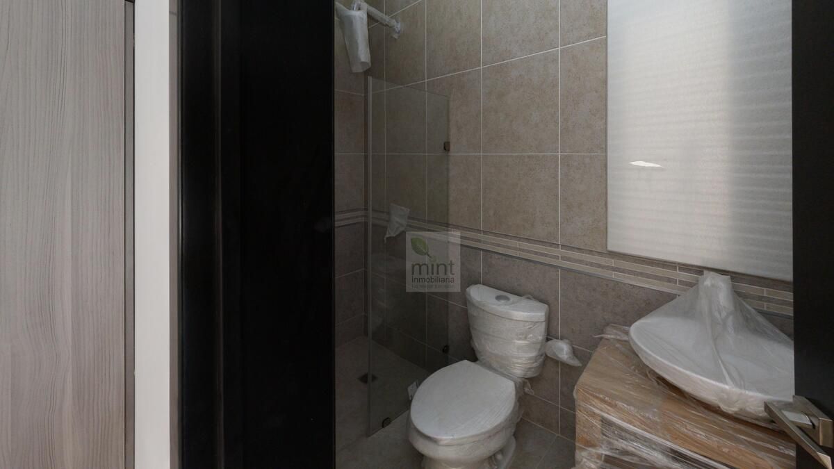 5 de 34: Baño Completo