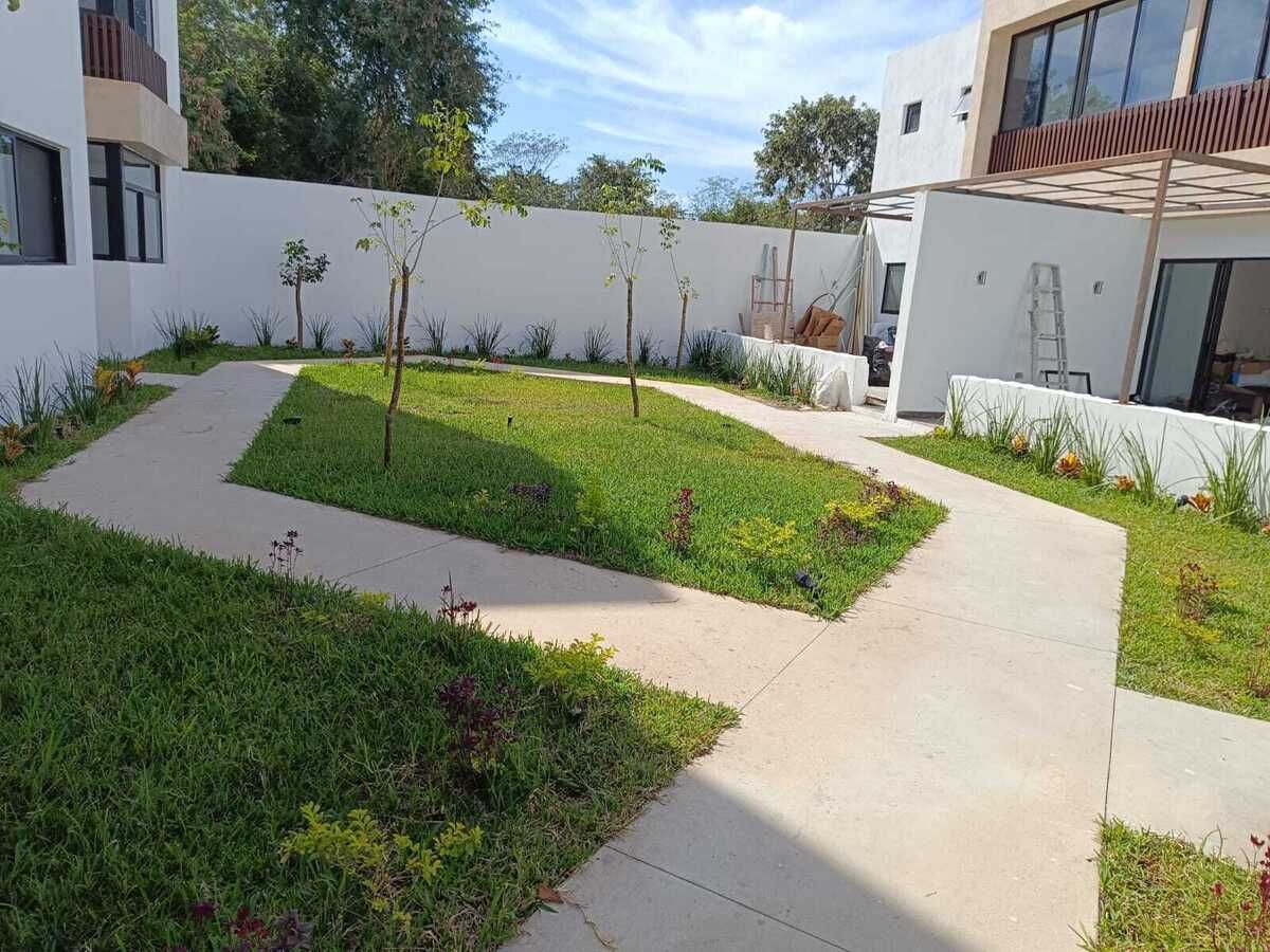 2 de 8: Jardines