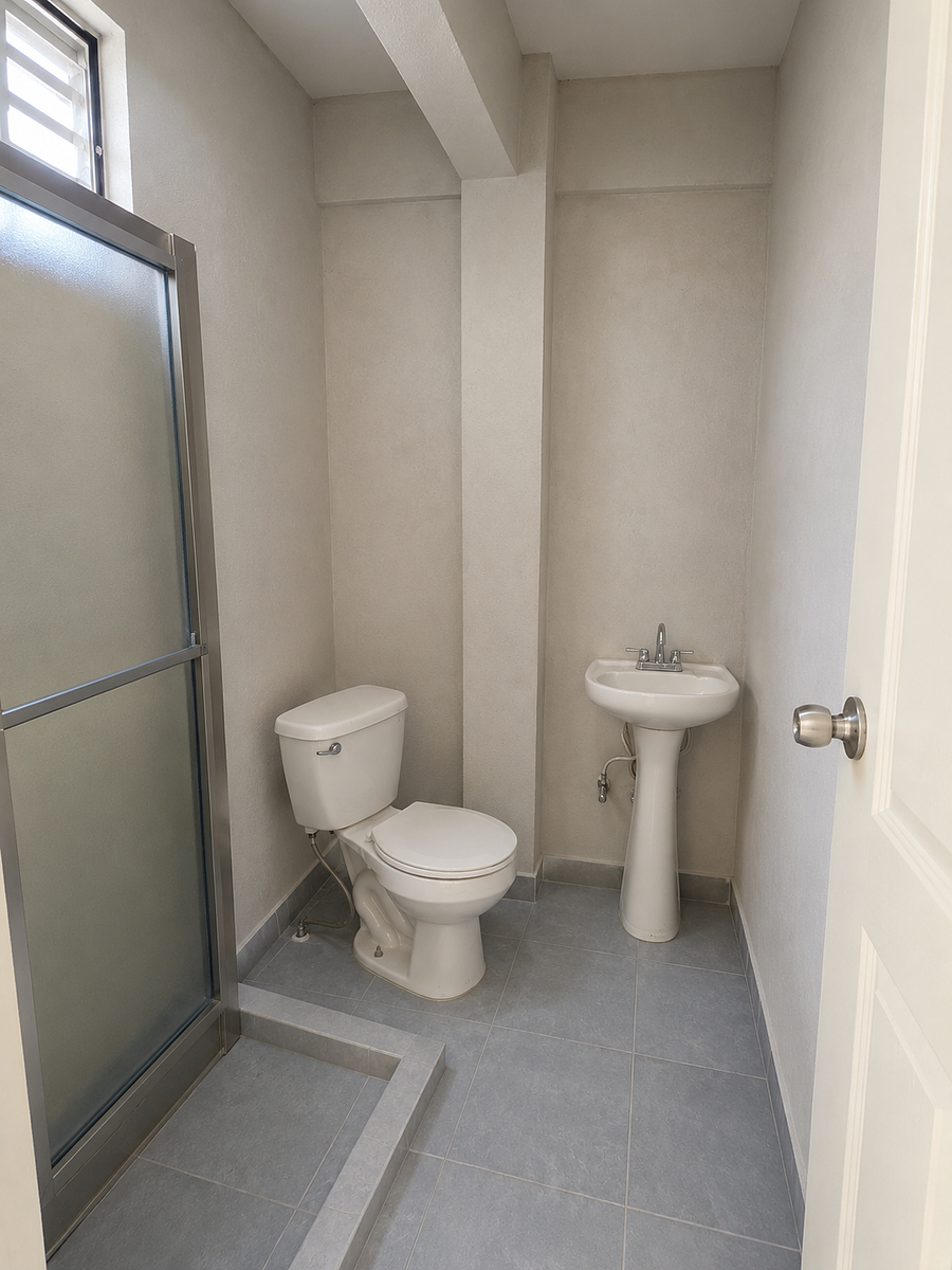 Baño del local, foto 12 de 17