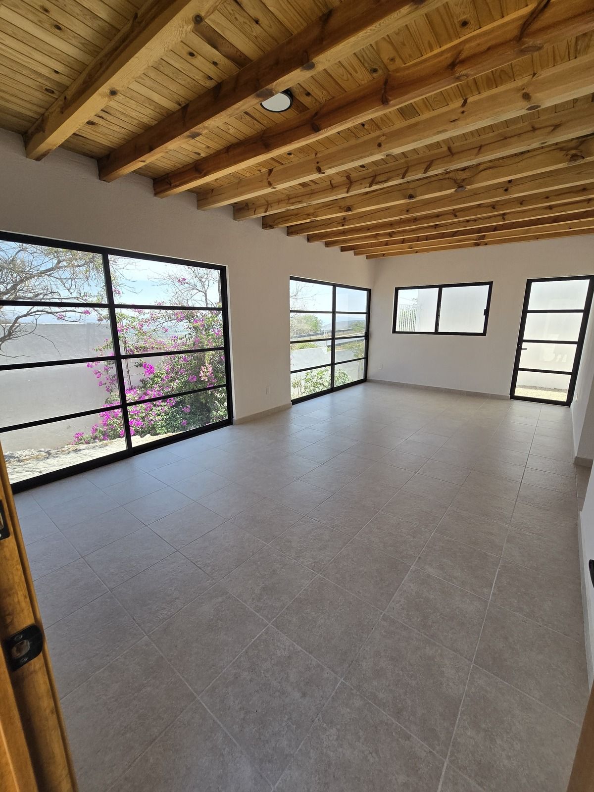4 de 18: Sala comedor