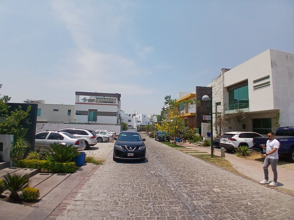 5 de 7: calle de terreno