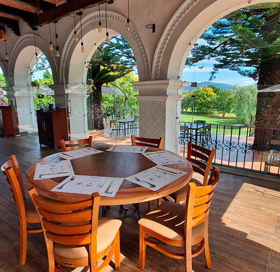 5 of 43: Restaurante