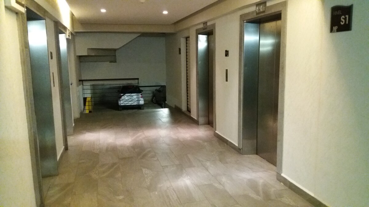 17 de 17: Elevadores y bodega del departamento
