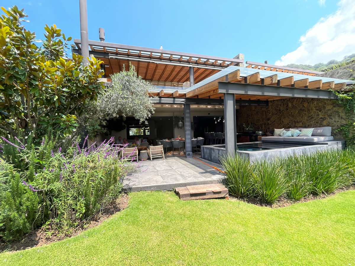 Casa en venta en Puerta del Lago, Valle de Bravo - foto 1