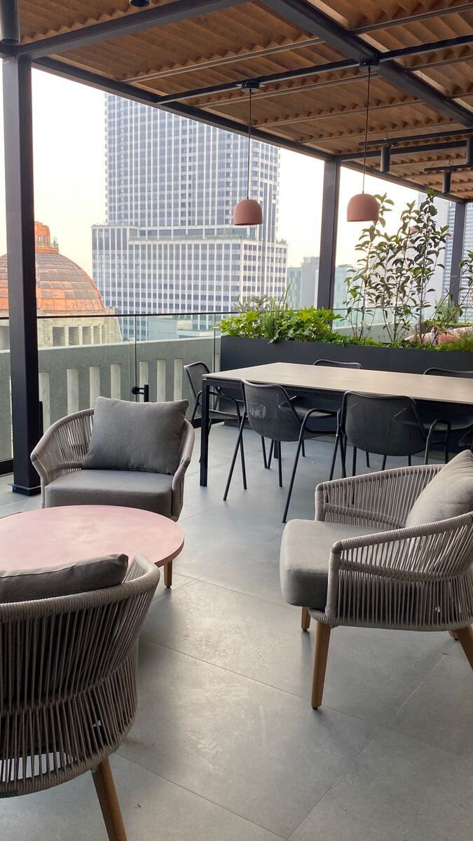 21 de 25: ROOF GARDEN LOUNGE